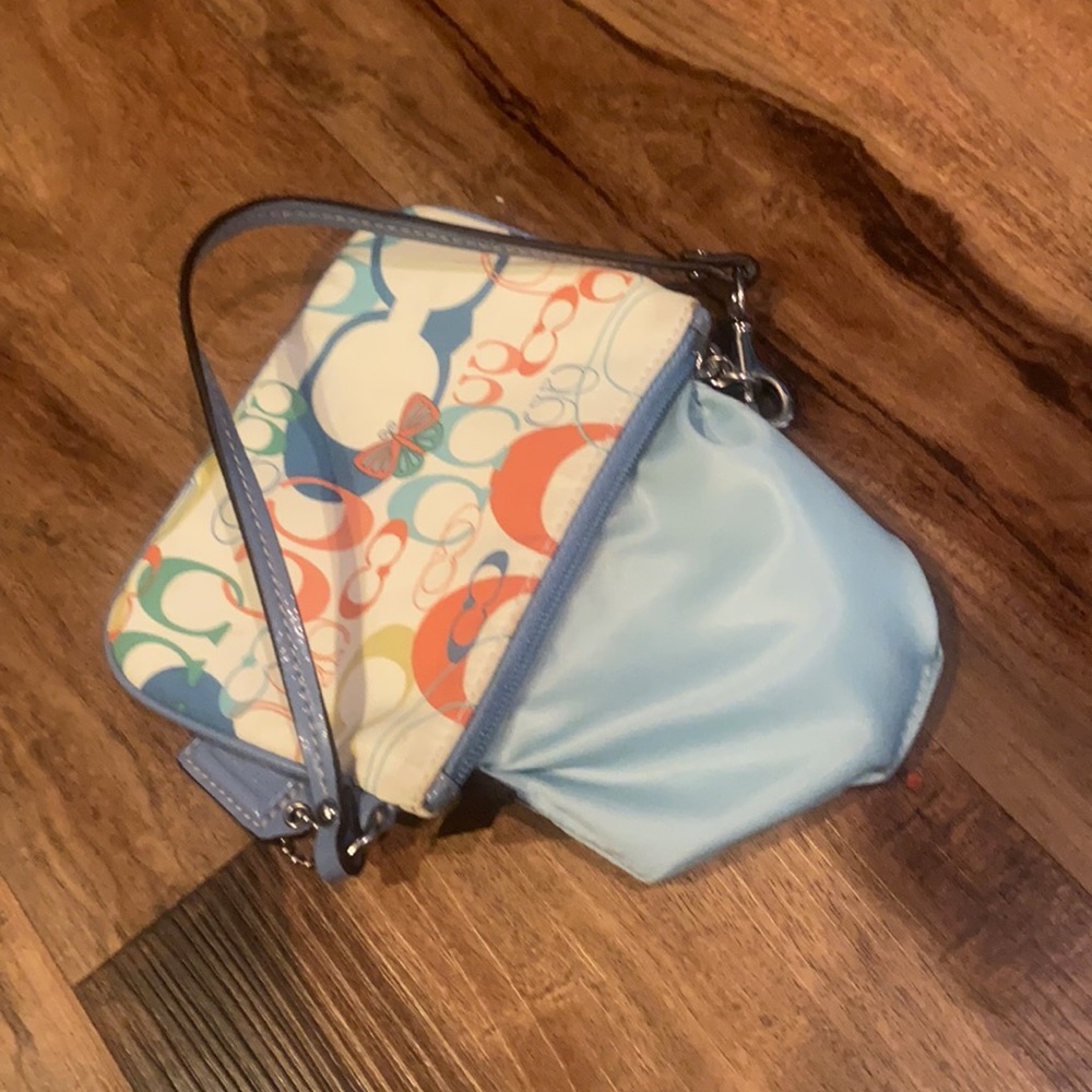 Coach cream nylon, butterfly, signature C wristlet - Picture 9 of 15